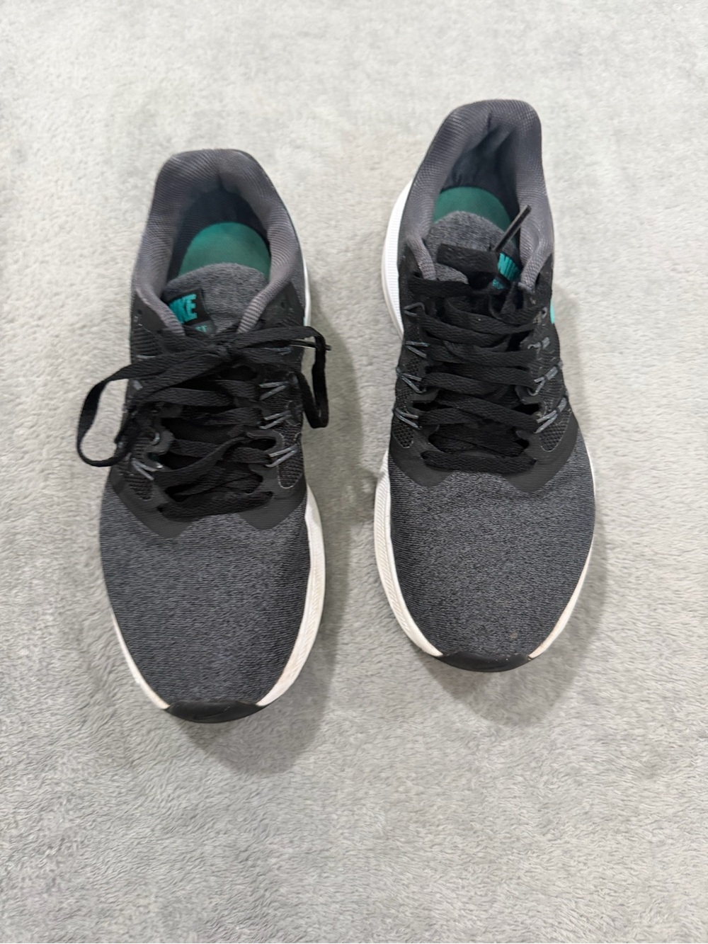 Nike Women’s Running Shoes – Size 7.5